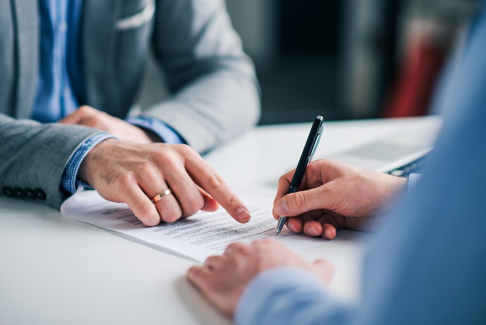 Expert Contract Drafting Dubai services for businesses